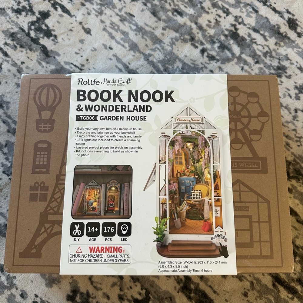 Rolife Book Nook & Wonderland Garden House